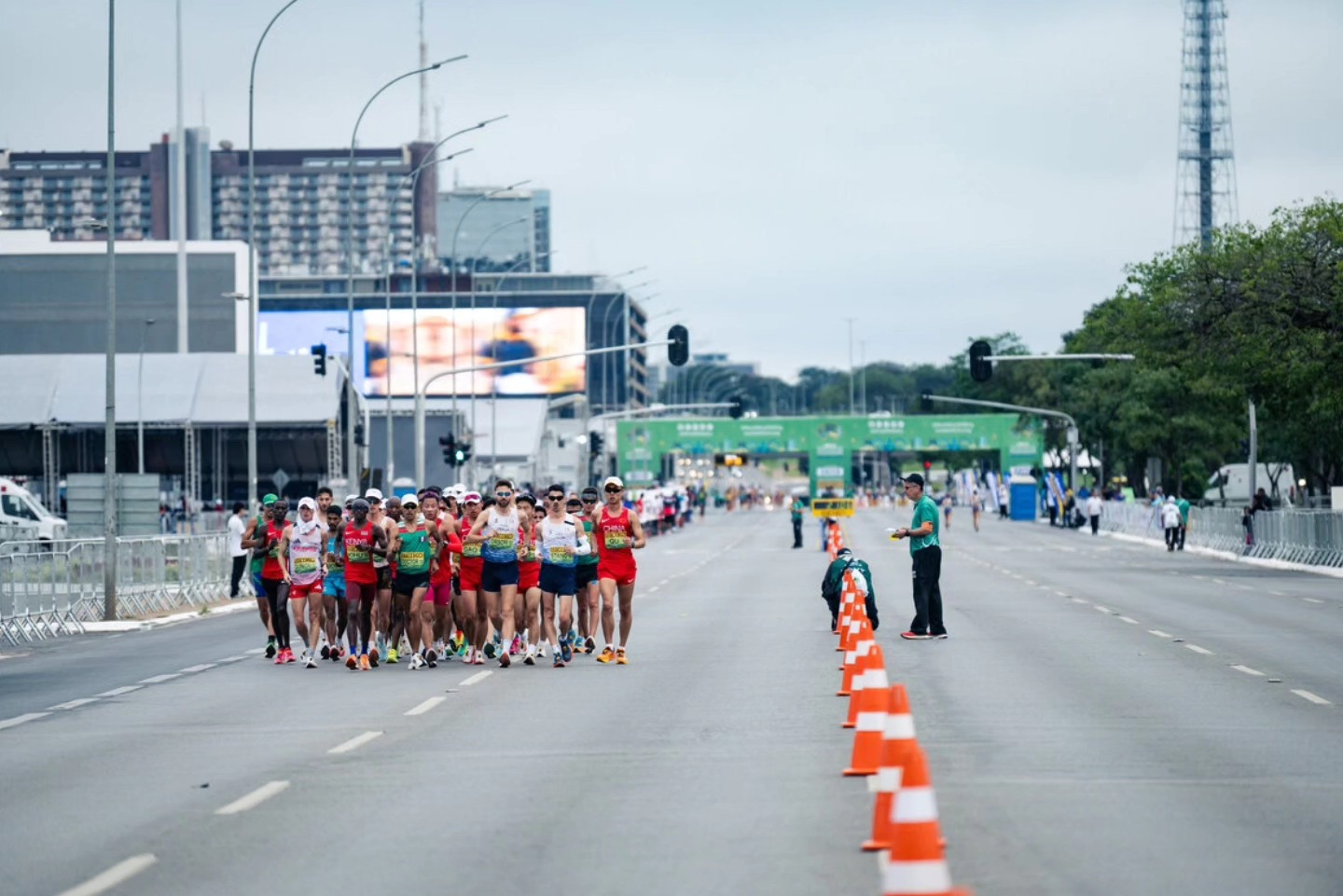 Aurélien Quinion plan large — Championnat du Monde marche Brasília 2025